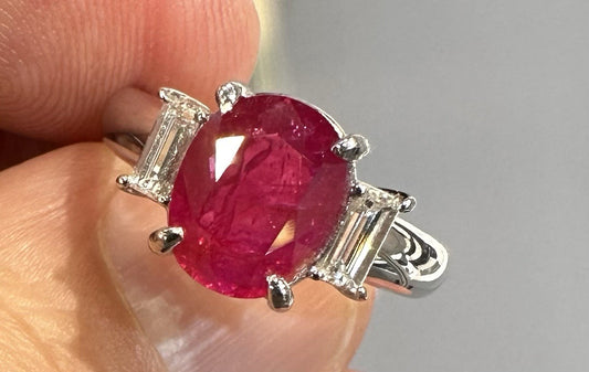A Superb Unheated No Heat 3.01ct Burma Ruby & Diamond Ring GIA Certificate