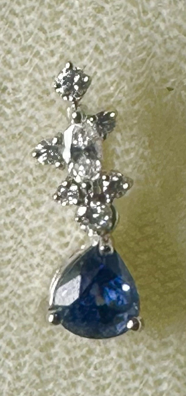 An Exquisite 0.99ct Unheated Royal Blue  Sapphire & Diamond Platinum Pendant