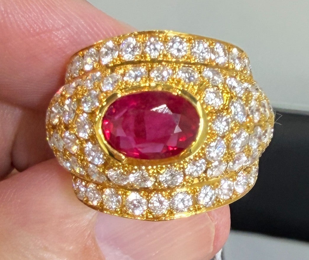 A Magnificent 2.02ct Ruby & Diamond 18k Unisex Ring