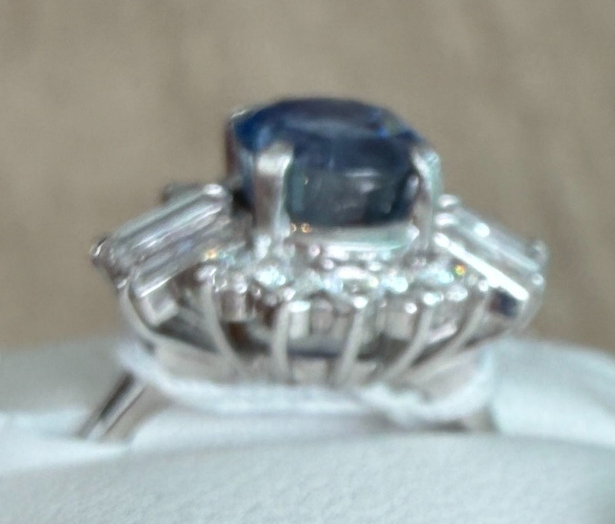A Delightful 3.34ct Unheated Blue Sapphire Platinum & Diamond Ring