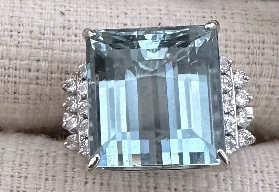 Beautiful Brazil 10.85 Aquamarine & Diamond Platinum Ring