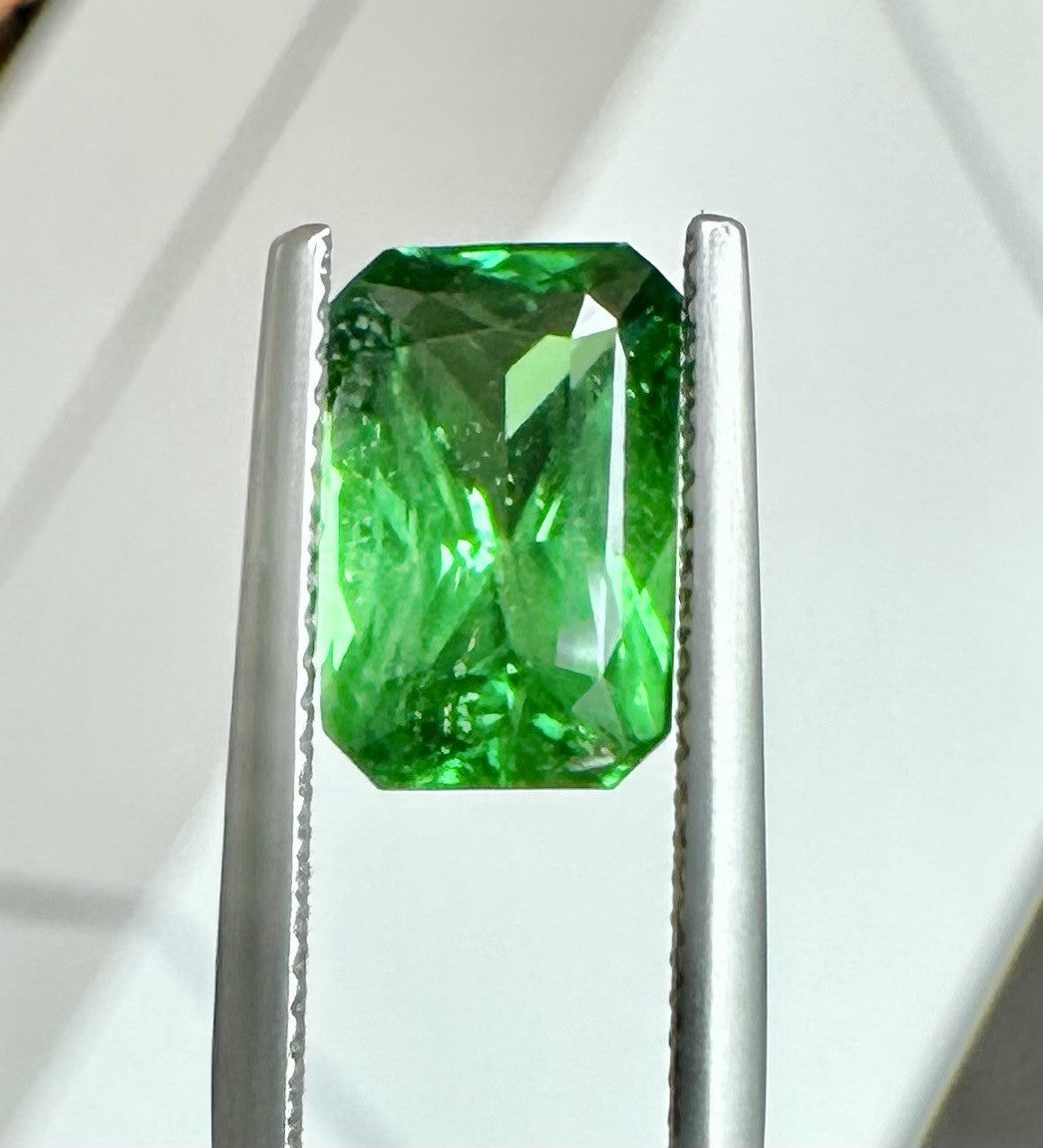 A Beautiful 4.71ct Tsavorite