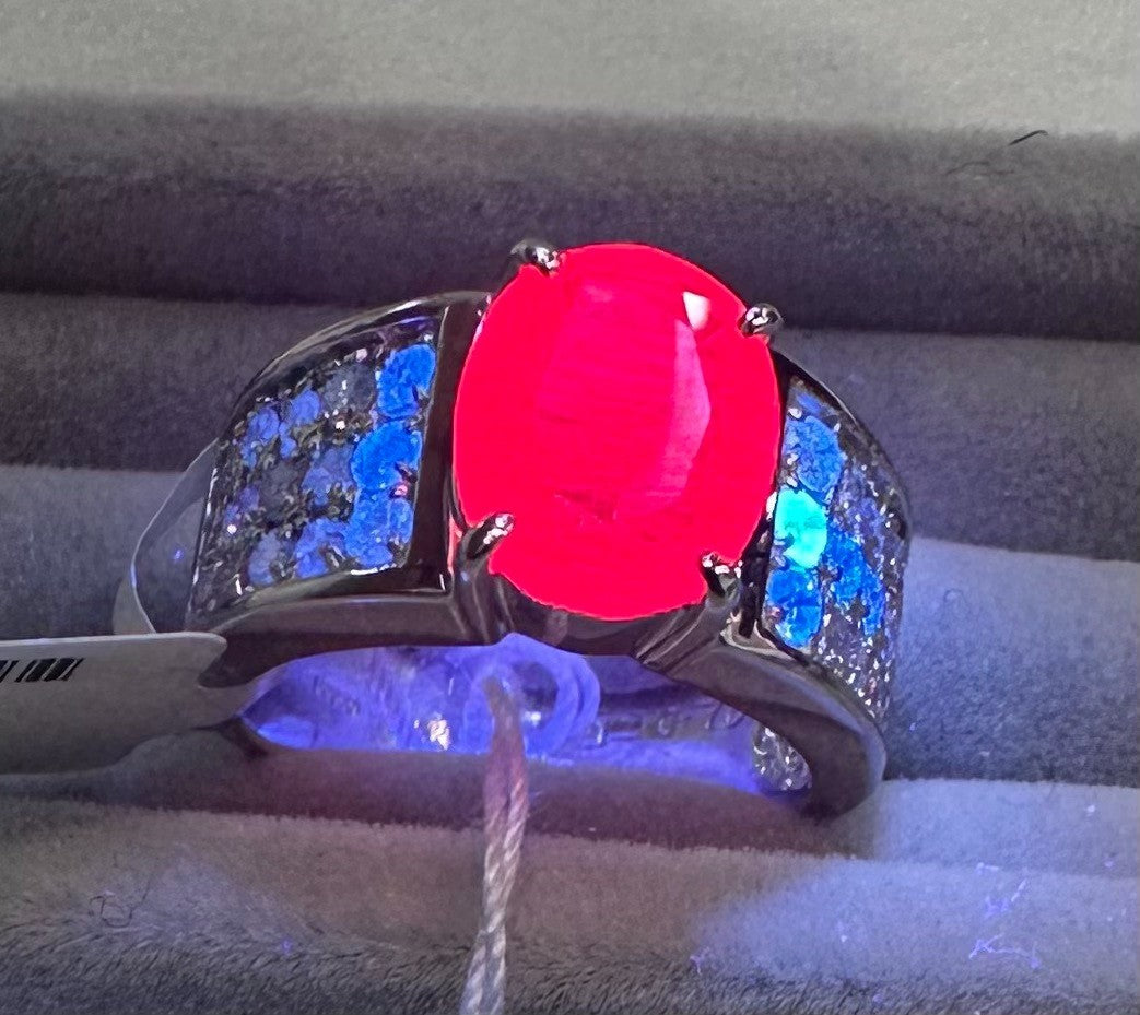 A Magnificent 3.21ct Burma Ruby & Diamond Platinum Ring