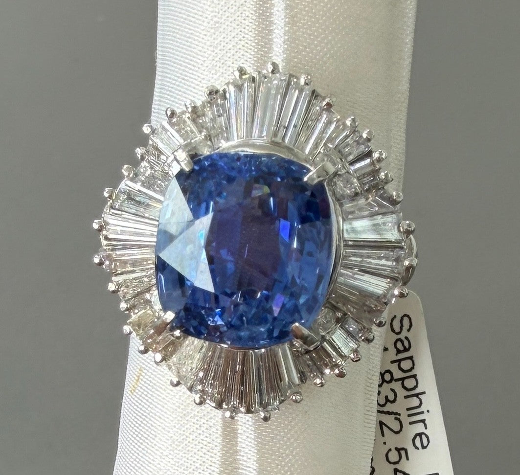 11.83ct Blue Sapphire Platinum & Diamond Ring - Stunning!