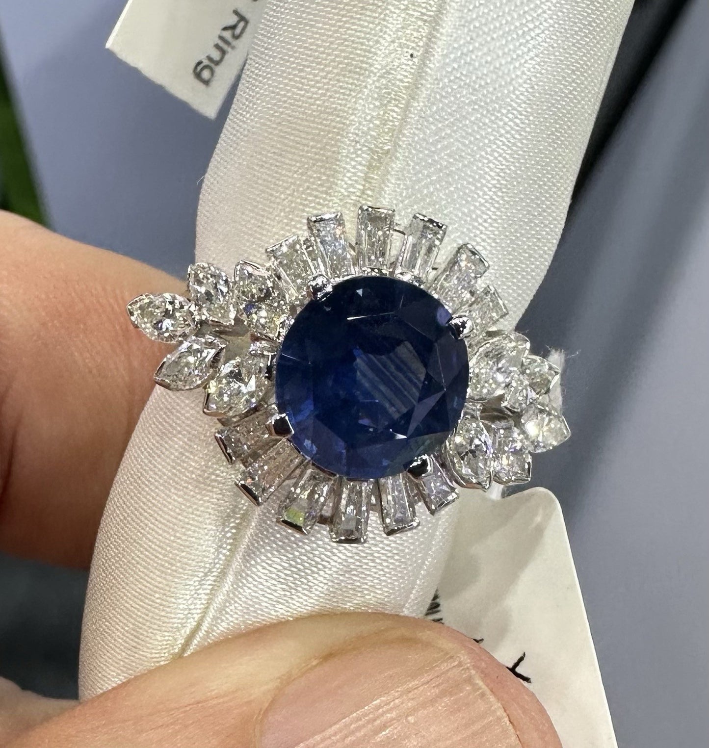 Exquisite 3.31ct Sri Lanka Blue Sapphire & Diamond Platinum Ring
