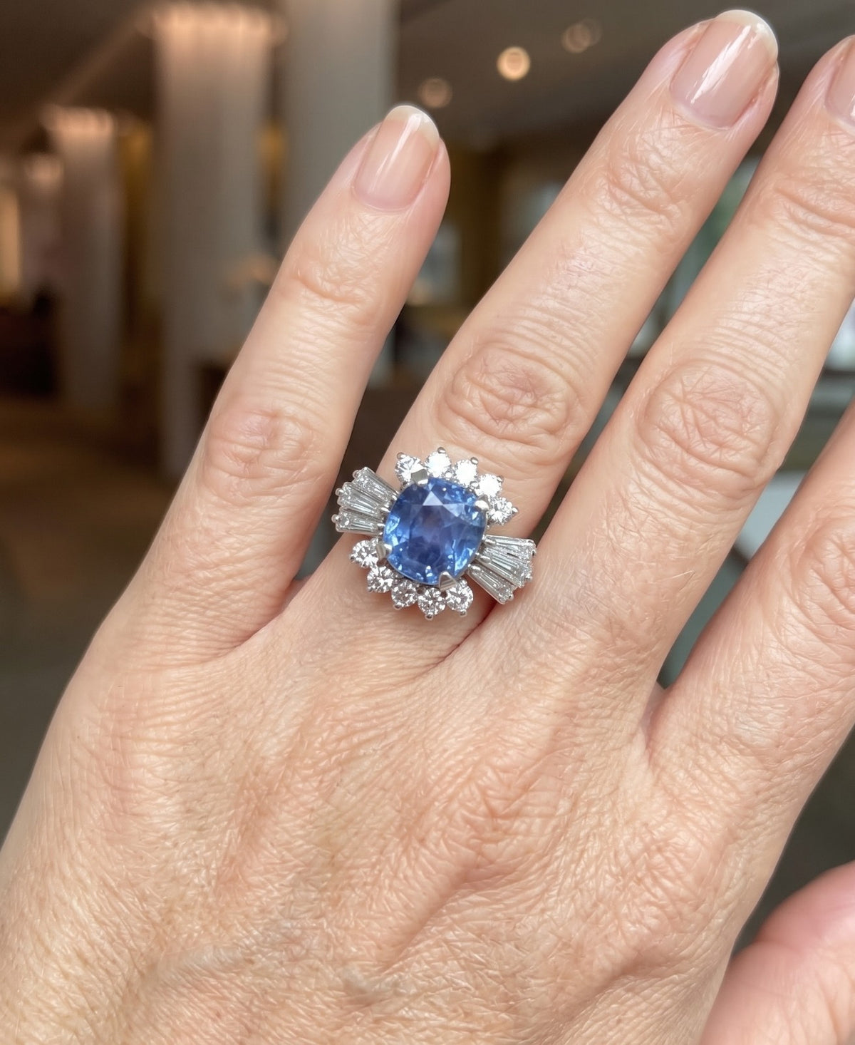 A Delightful 3.34ct Unheated Blue Sapphire Platinum & Diamond Ring