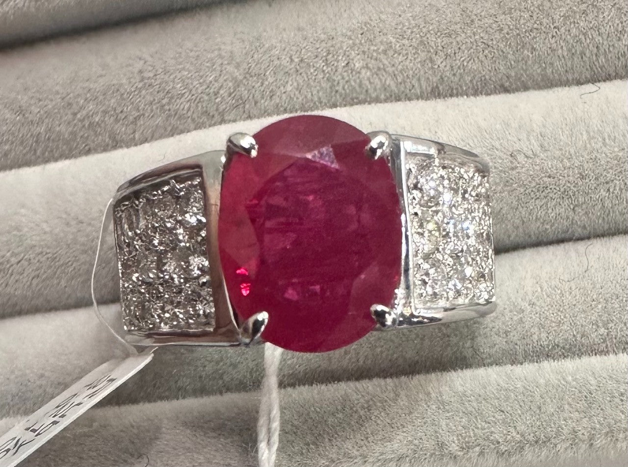 A Magnificent 3.21ct Burma Ruby & Diamond Platinum Ring