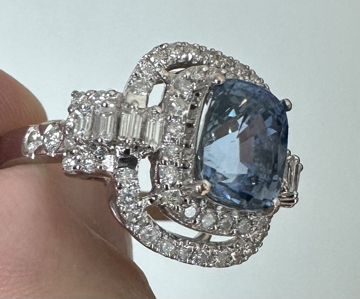 Burma 3.65ct Unheated Blue Sapphire 18k Ring & Cert - No Heat