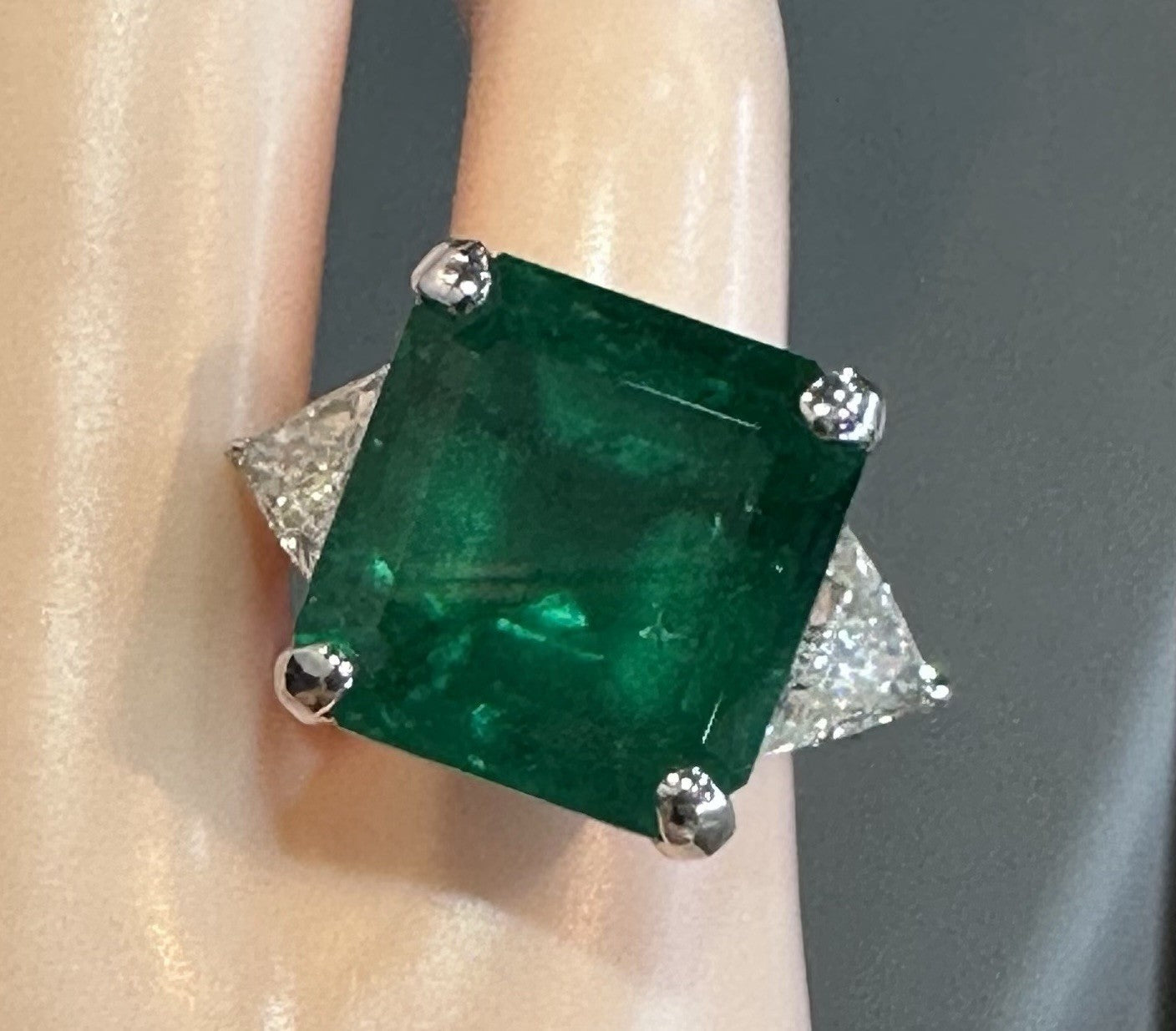 A Magnificent 12.86ct Muzo Colombia Emerald & Diamond Ring GRS