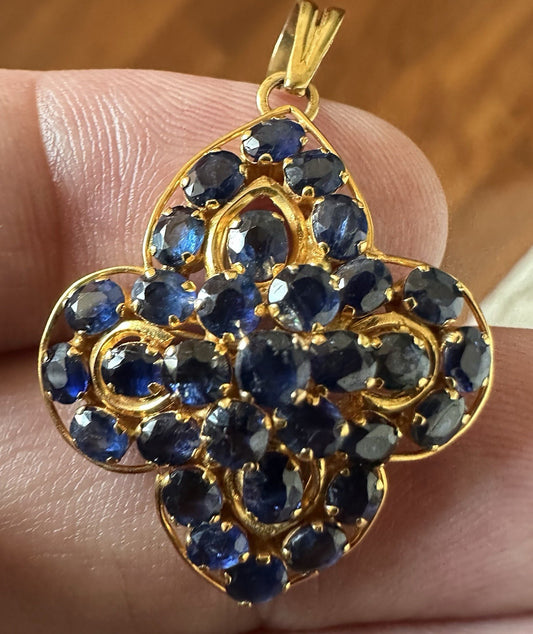 A Delightful Antique Burma Unheated Blue Sapphire Yellow Gold Brooch Pin