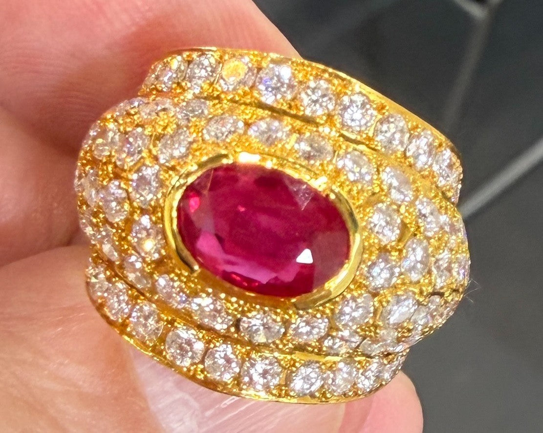 A Magnificent 2.02ct Ruby & Diamond 18k Unisex Ring