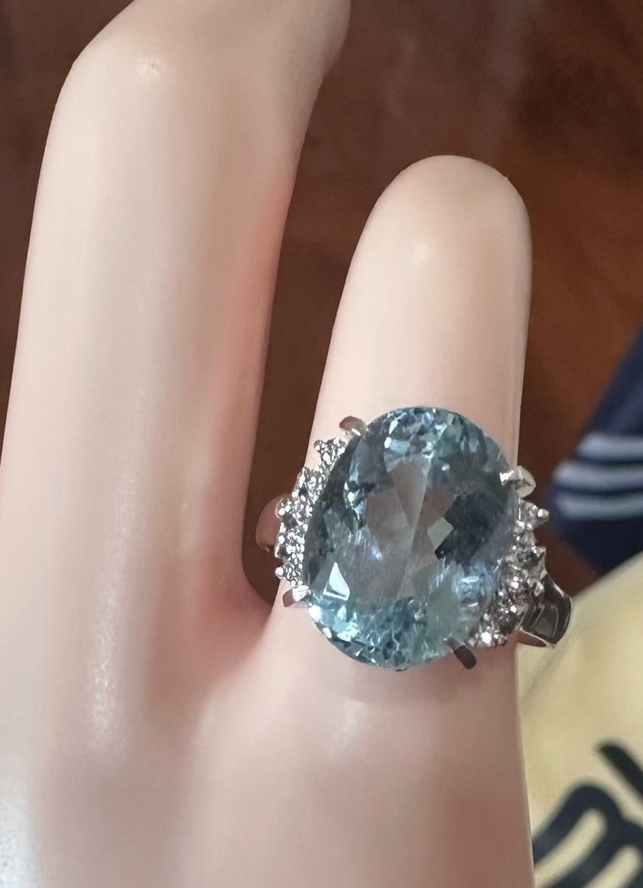 Beautiful Brazil 5.50ctct Aquamarine & Diamond Platinum Ring