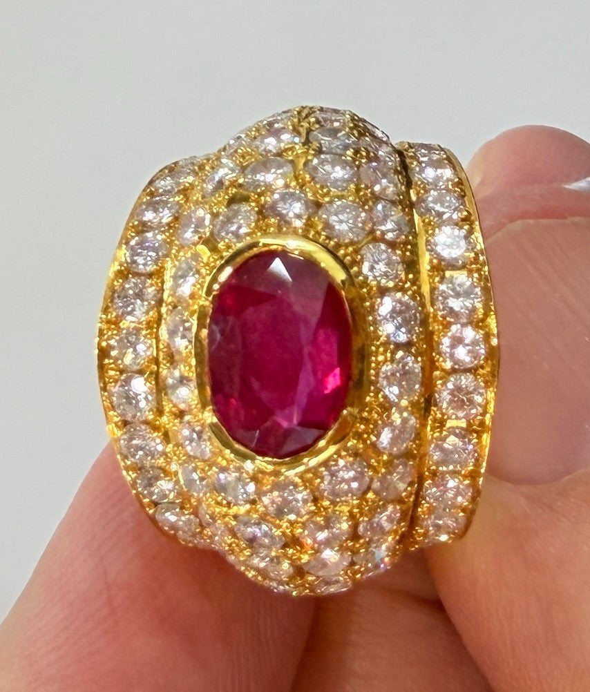 A Magnificent 2.02ct Ruby & Diamond 18k Unisex Ring