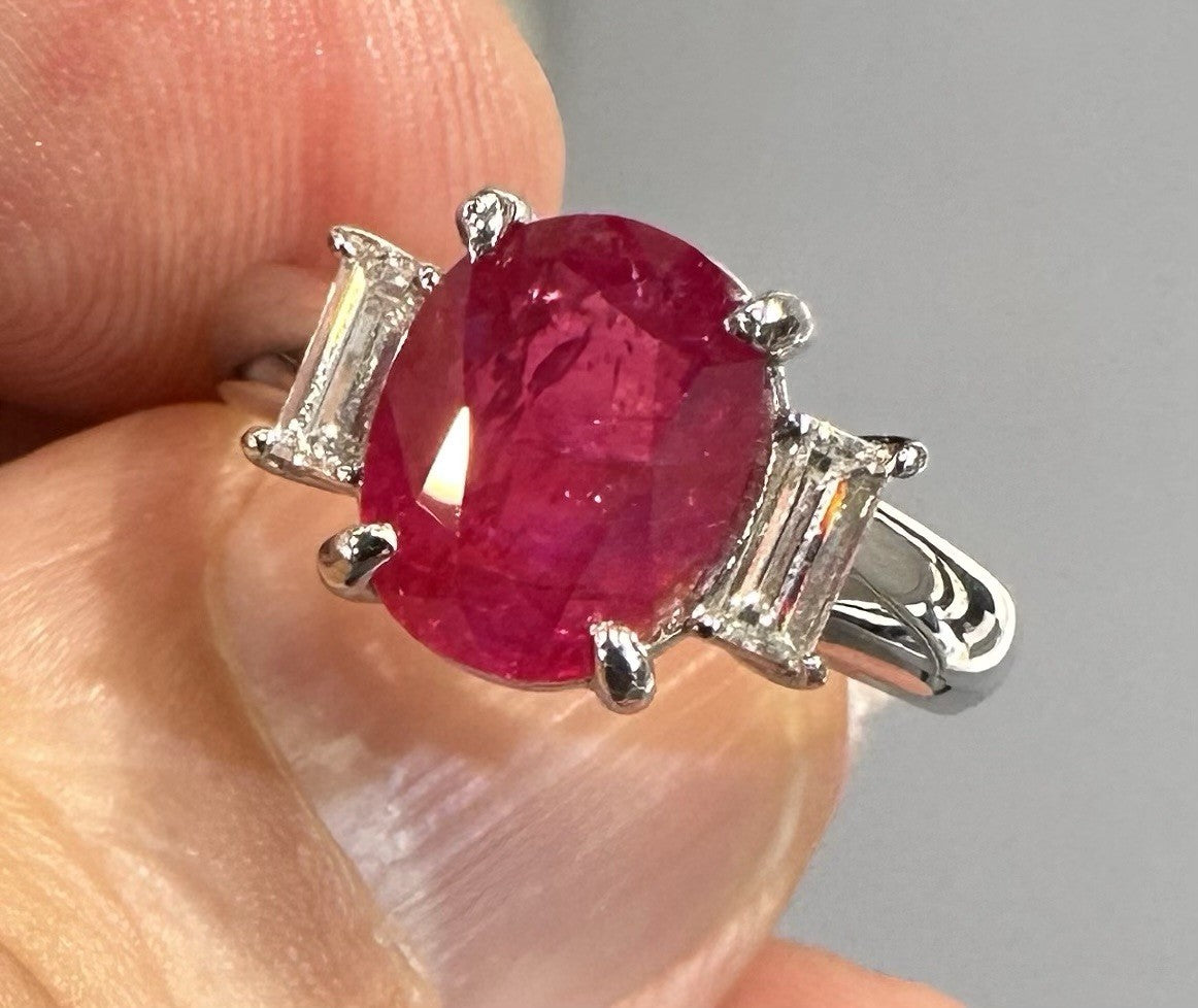 A Superb Unheated No Heat 3.01ct Burma Ruby & Diamond Ring GIA Certificate