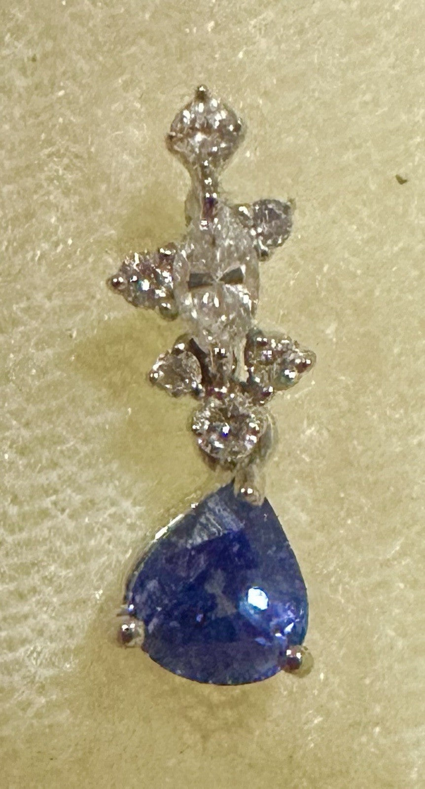 An Exquisite 0.99ct Unheated Royal Blue  Sapphire & Diamond Platinum Pendant