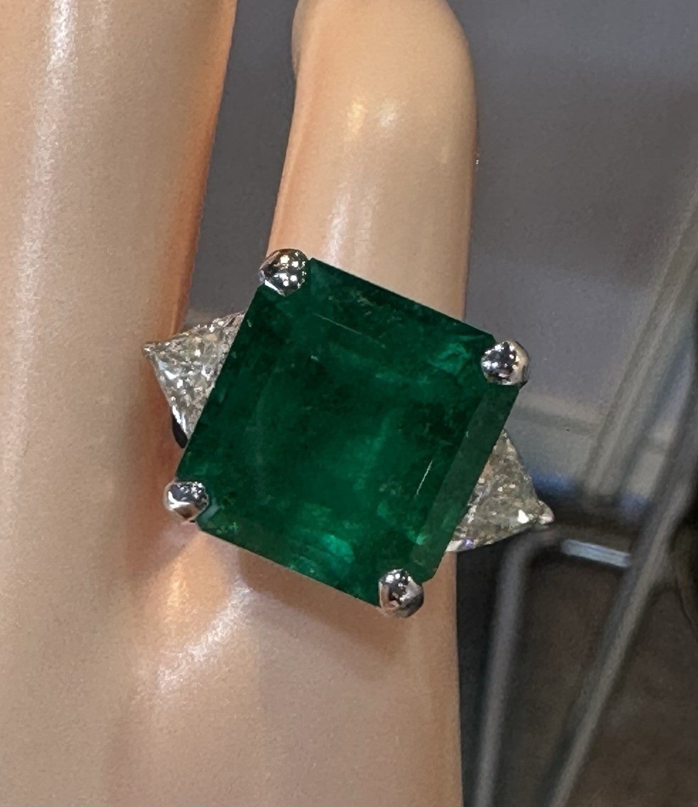 A Magnificent 12.86ct Muzo Colombia Emerald & Diamond Ring GRS