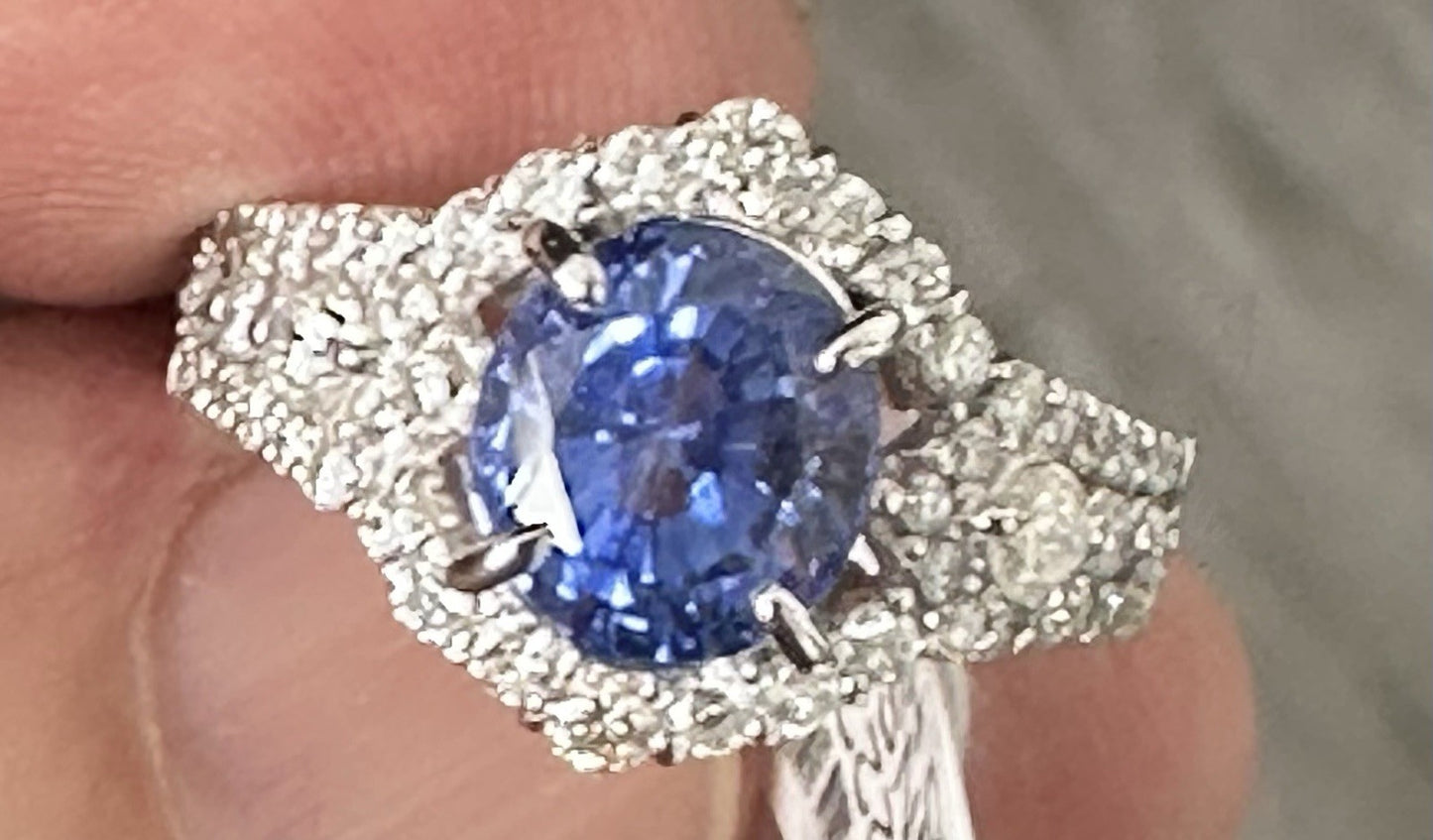 An Exquisite 3.07ct Unheated Blue Sapphire Platinum & Diamond Ring GIA