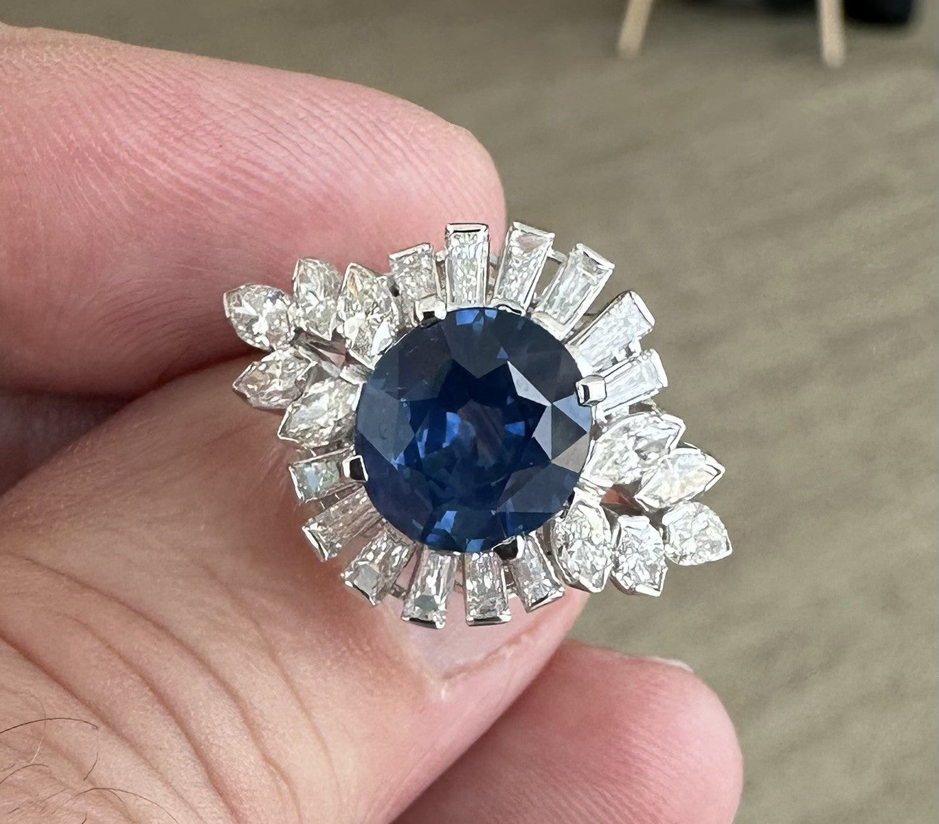 Exquisite 3.31ct Sri Lanka Blue Sapphire & Diamond Platinum Ring