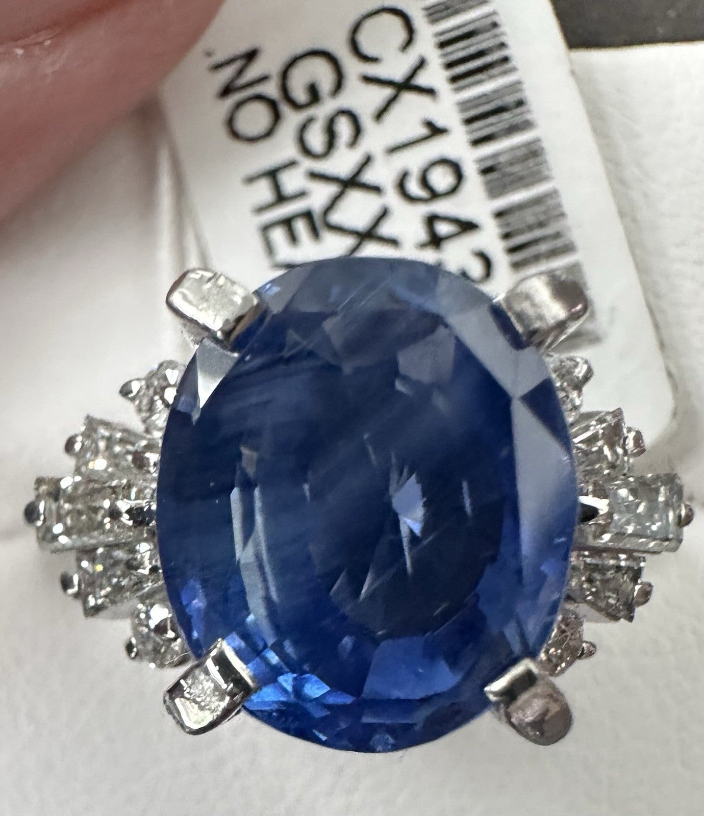 An Exquisite Unheated 6.22ct Blue Sapphire & Diamond Ring GIA