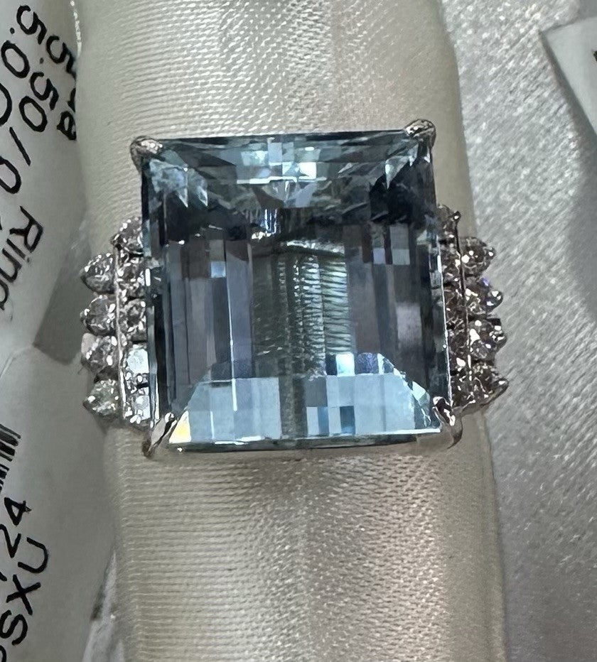 Beautiful Brazil 10.85 Aquamarine & Diamond Platinum Ring