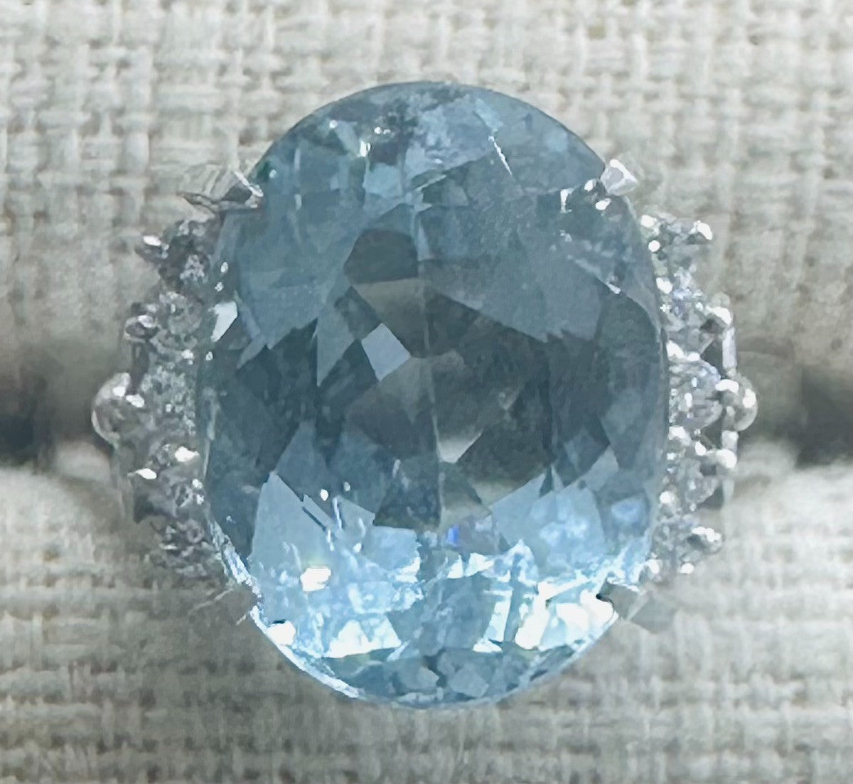 Beautiful Brazil 5.50ctct Aquamarine & Diamond Platinum Ring