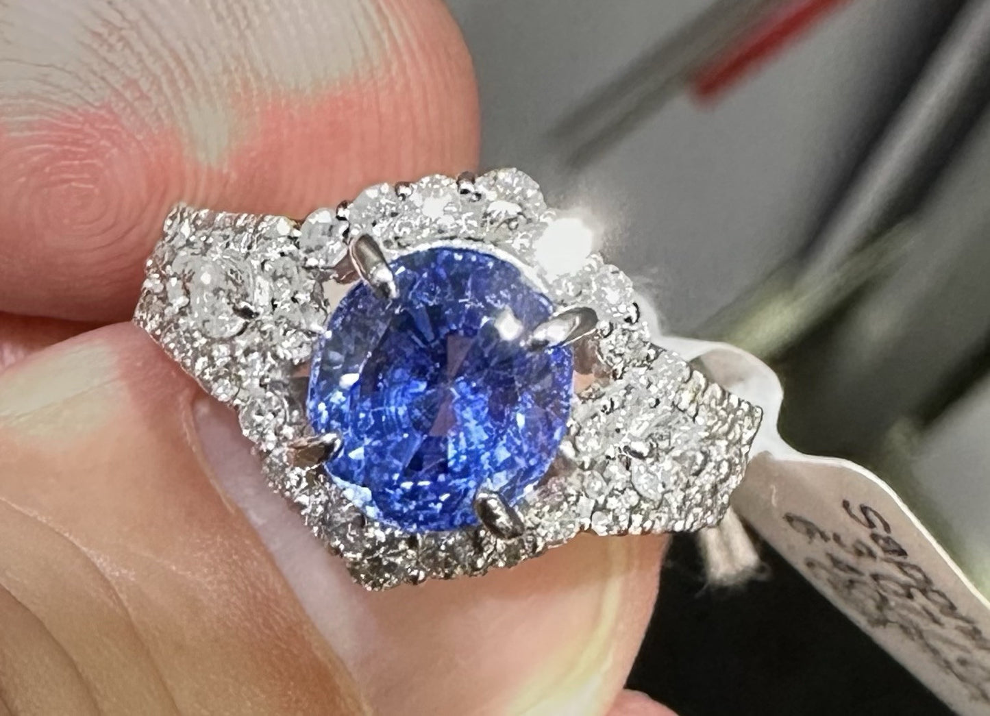 An Exquisite 3.07ct Unheated Blue Sapphire Platinum & Diamond Ring GIA