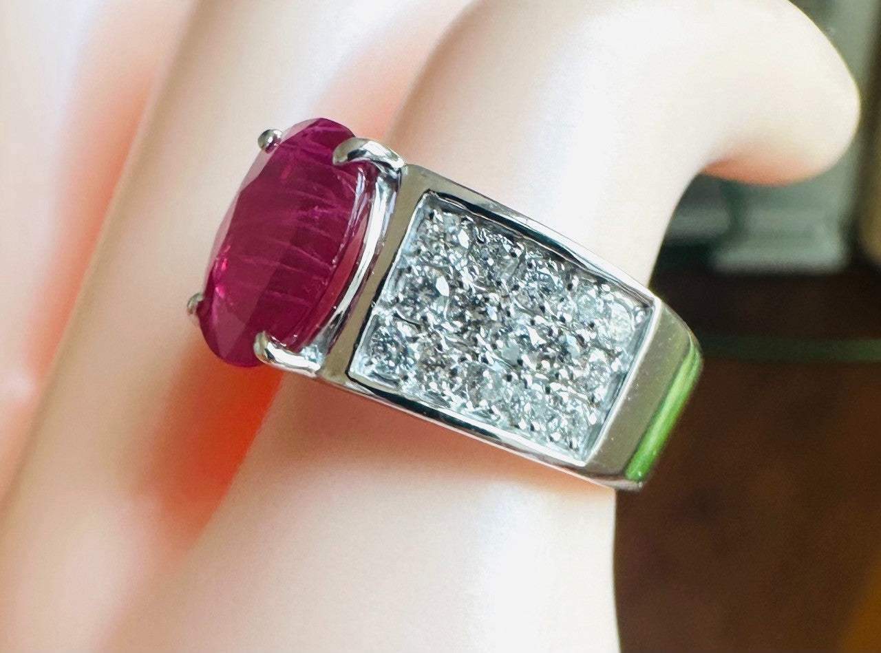 A Magnificent 3.21ct Burma Ruby & Diamond Platinum Ring