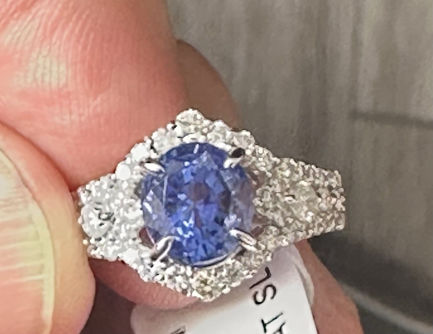 An Exquisite 3.07ct Unheated Blue Sapphire Platinum & Diamond Ring GIA