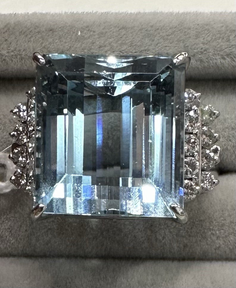 Beautiful Brazil 10.85 Aquamarine & Diamond Platinum Ring